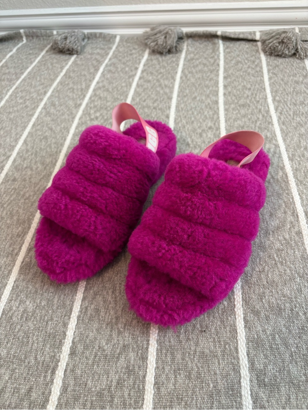 Ugg Fluff Yeah Slides